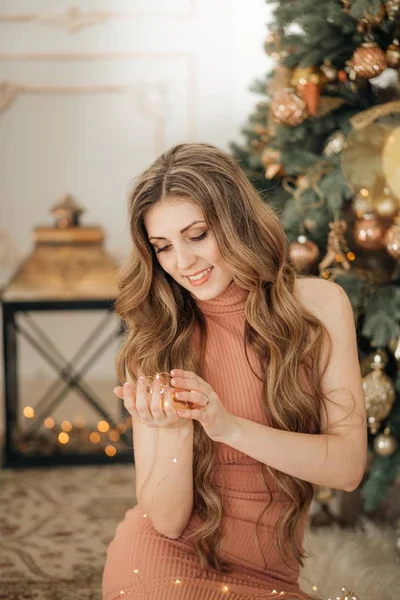 Beautiful Woman Posing Christmas Tree — Stock Photo, Image