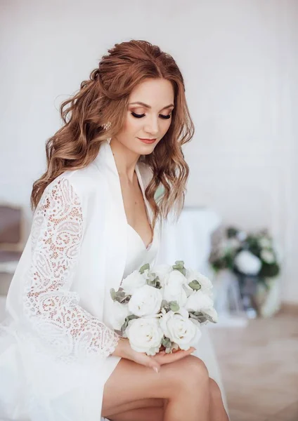 Krásná Mladá Nevěsta Noční Košili Před Svatbou — Stock fotografie
