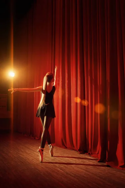 Young Beautiful Ballerina Stage Curtain — Stock Photo, Image