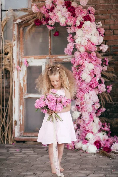 Portrait Beautiful Little Girl Studio Peonies — Stock Photo, Image
