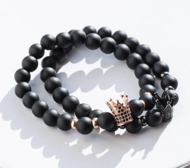 Kadınlar için renkli bilezikler, kadın aksesuarları.