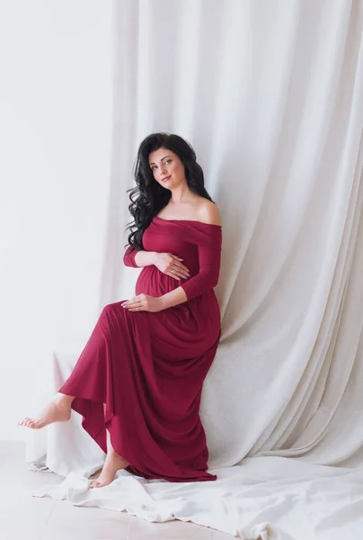 Hermosa Mujer Embarazada Posando Estudio —  Fotos de Stock