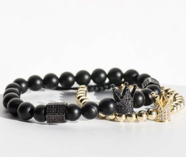 Kadınlar için renkli bilezikler, kadın aksesuarları.