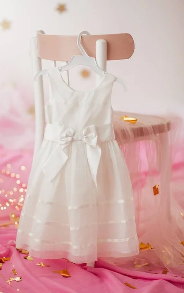 Vestido Niño Percha Ropa Vestido Para Primer Cumpleaños Una Chica — Foto de Stock