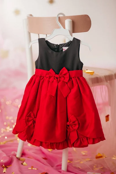 Vestido Niño Percha Ropa Vestido Para Primer Cumpleaños Una Chica —  Fotos de Stock