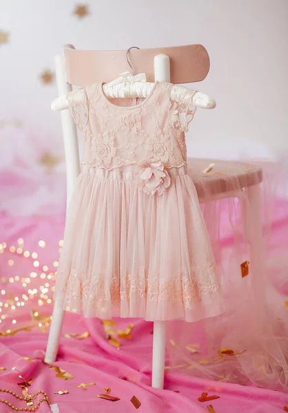 Vestido Criança Cabide Roupa Vestido Para Primeiro Aniversário Uma Menina — Fotografia de Stock