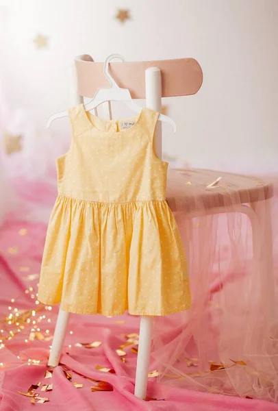 Детское Платье Вешалке Платье Первого Дня Рождения Девушки — стоковое фото