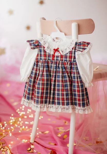 Vestido Niño Percha Ropa Vestido Para Primer Cumpleaños Una Chica — Foto de Stock