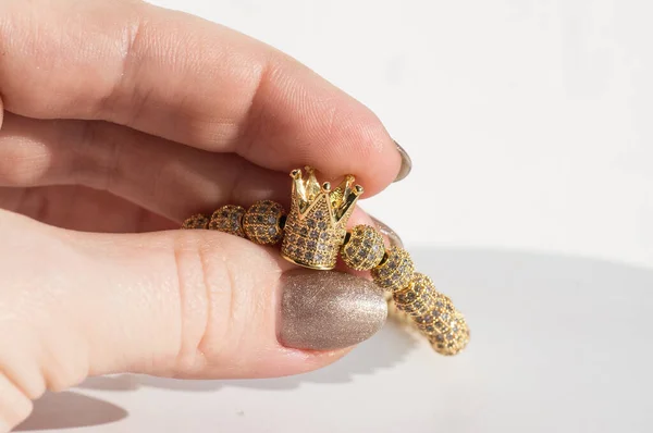 Luxe Armband Vrouwelijke Hand — Stockfoto