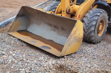 İnşaat ve yol tamiri. 