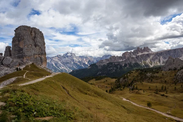 Cinque Torri görünümünü — Stok fotoğraf