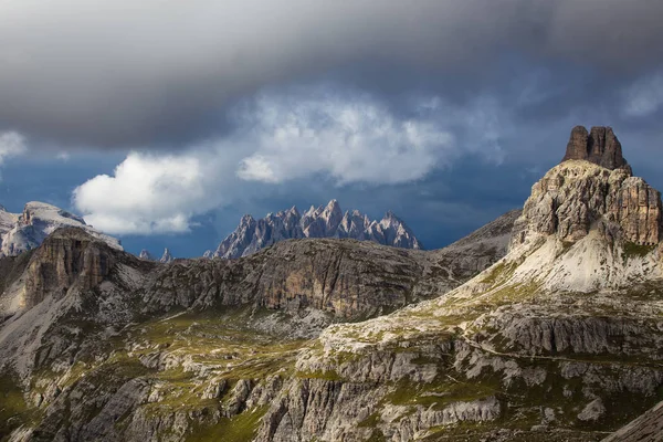 Večer oblačno hory Dolomity — Stock fotografie