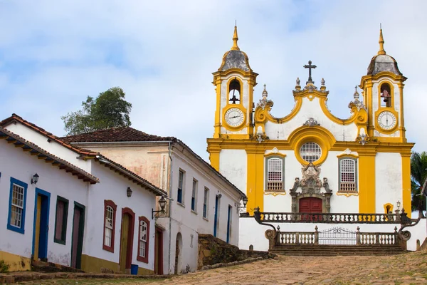 Igreja em ruas da cidade histórica Tiradentes Brasil — Fotografia de Stock
