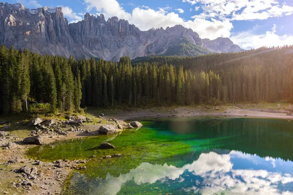 Lago di Carezza — Fotografia de Stock