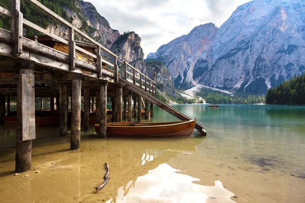 Lago di Braies — Fotografia de Stock