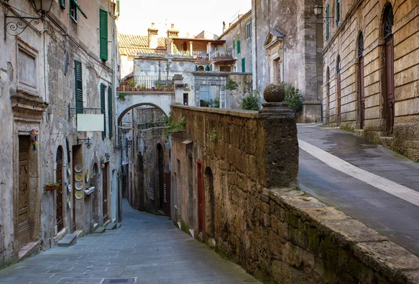 Vista da cidade italiana de sorano — Fotografia de Stock