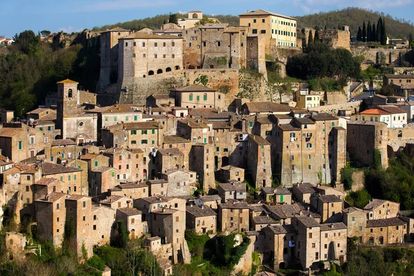 Vy över italienska staden sorano — Stockfoto