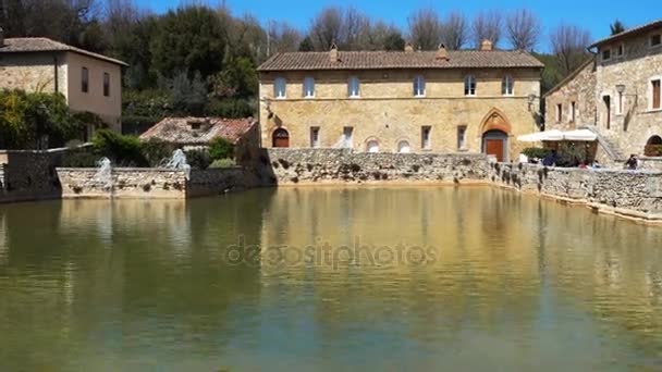 Old thermal resort in Tuscany Bagno Vignoni at the Italy — Stock Video