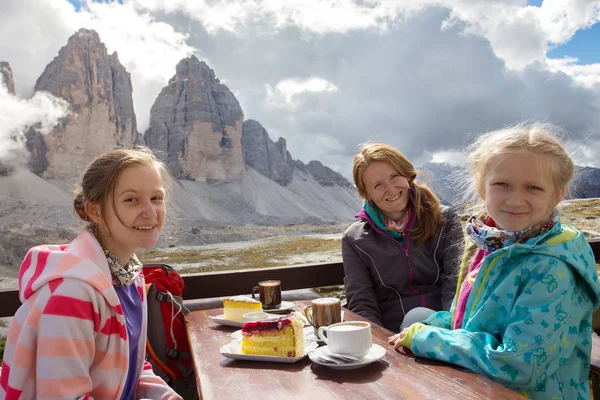 Family at the Dolomites — Stock Photo, Image