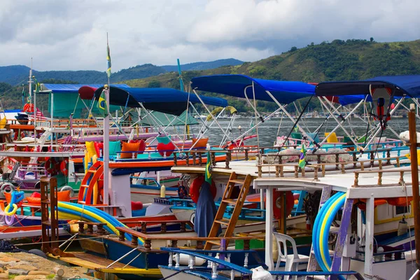 Paraty tekneler — Stok fotoğraf