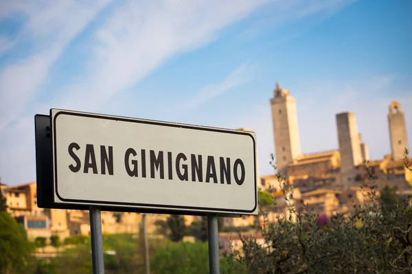 Vägskylt i San Gimignano — Stockfoto
