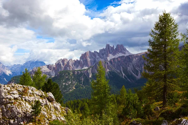 Hermosa vista de montaña — Foto de Stock