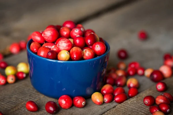 Cranberries em uma mesa — Fotografia de Stock