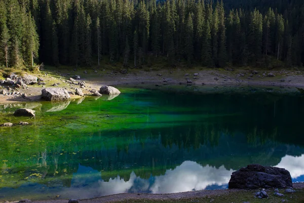 Lago di Carezza — Stock Photo, Image