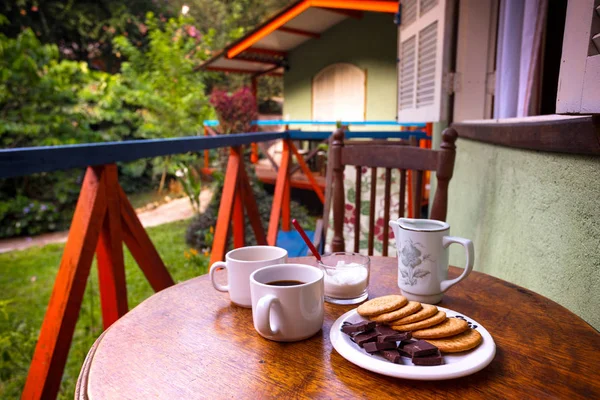 Morning coffee in a tropical bungalow — Stock Photo, Image