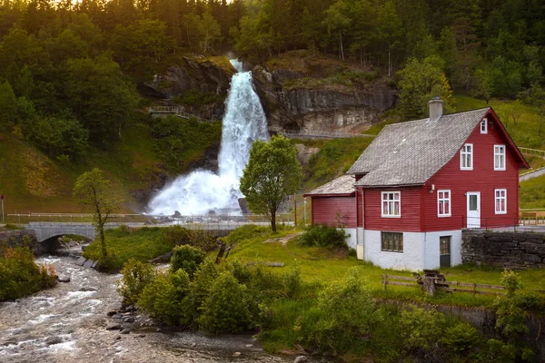 Steinsdalsfossen un un —  Fotos de Stock