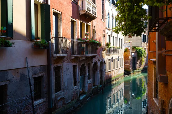 Calles y canales de Venecia — Foto de Stock