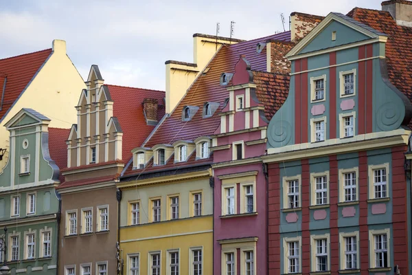 Färgglada byggnader av Wroclaw — Stockfoto