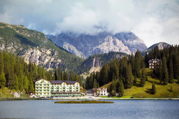 Słynnego jeziora Lago di Misurina — Zdjęcie stockowe