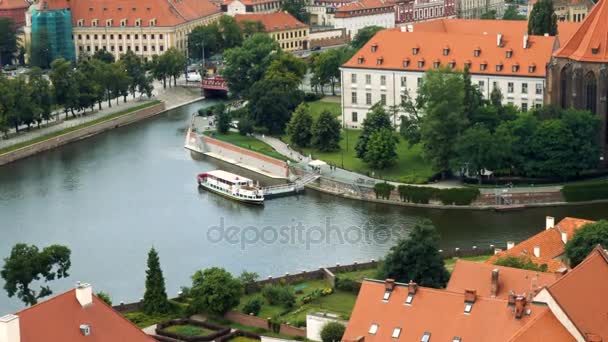 Vista aérea da famosa cidade polonesa Wroclaw — Vídeo de Stock