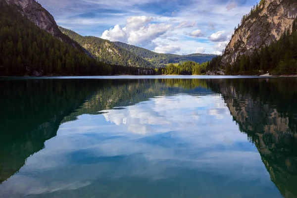 Lago di braies — Foto de Stock