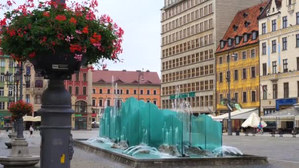 Vista de la plaza principal Rynek de la ciudad polaca Wroslaw julio 17 2017 — Vídeos de Stock