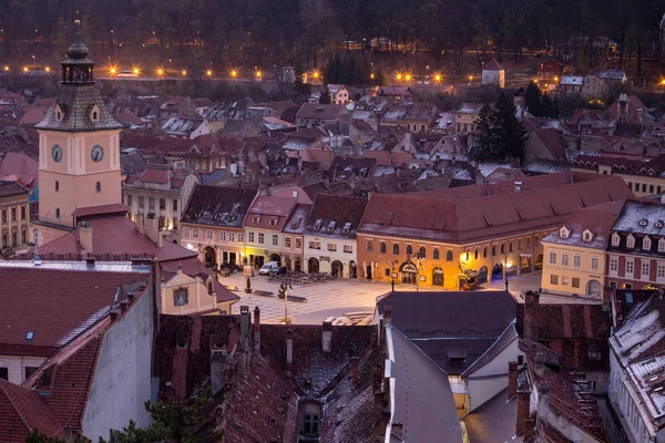 Widok na głównym placu w Brasov — Zdjęcie stockowe