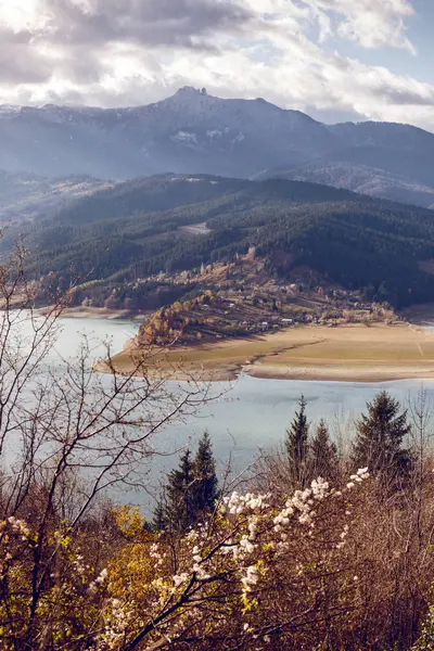 Lacul Bicaz, 루마니아의 보기 — 스톡 사진