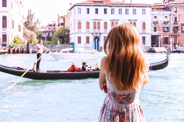 Una chica en la Venecia. Italia —  Fotos de Stock