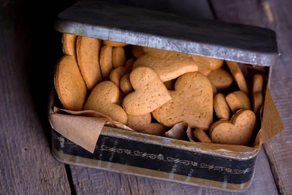 Biscoitos de gengibre na forma de corações — Fotografia de Stock