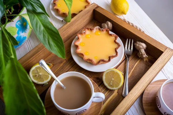 Tortas de limão e café — Fotografia de Stock