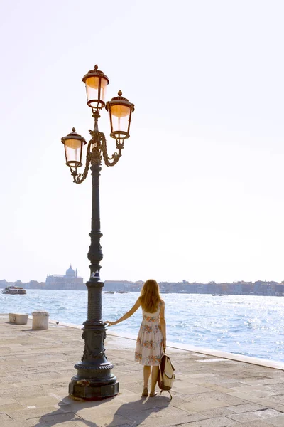 Menina no o Veneza — Fotografia de Stock