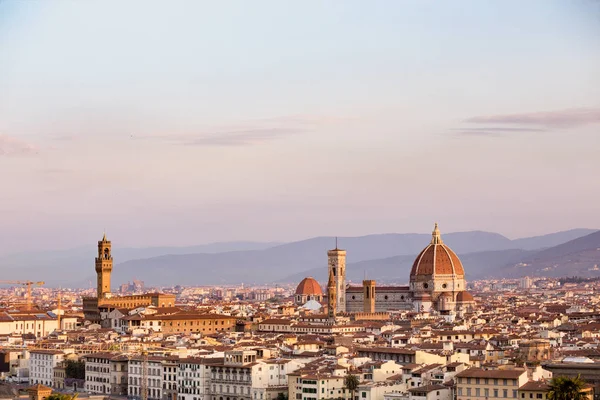 Перегляд Флоренції під час сходу сонця — стокове фото