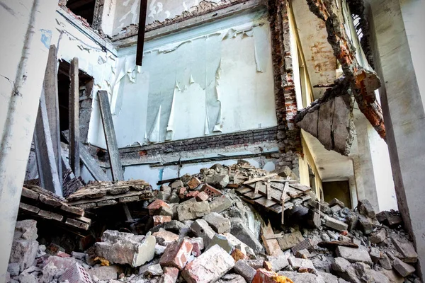 The ruined building — Stock Photo, Image