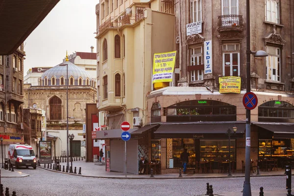 Street Istanbul in the early morning — Stock Photo, Image
