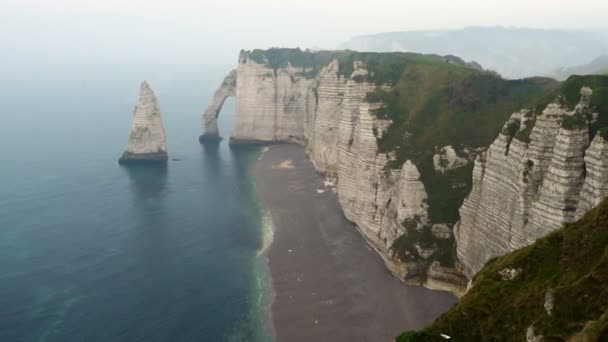 岩石的悬崖和海 — 图库视频影像