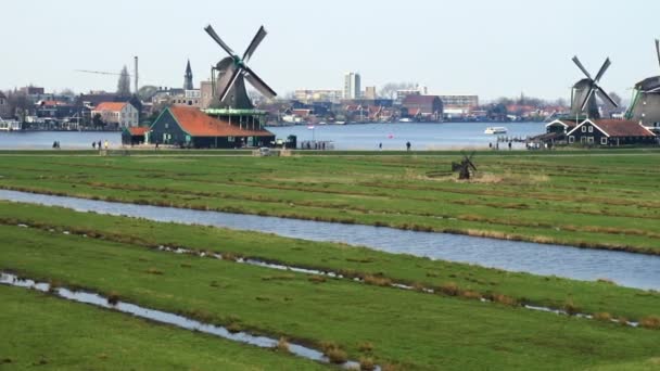 Zaanse Schans Nederländerna April 2018 Över Vindkraftverk Zaanse Schans Nederländerna — Stockvideo