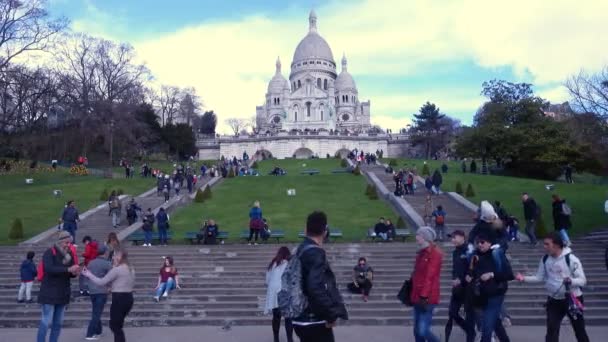 París Francia Marzo 2018 Mucha Gente Caminando Cerca Basílica Sacre — Vídeos de Stock