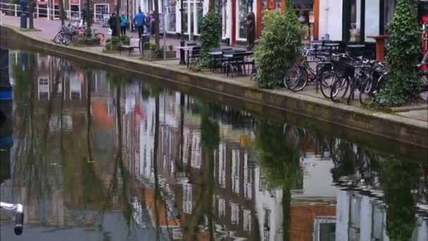 Ντελφτ Ολλανδία Απριλίου Στους Δρόμους Και Κανάλια Του Ντελφτ — Αρχείο Βίντεο