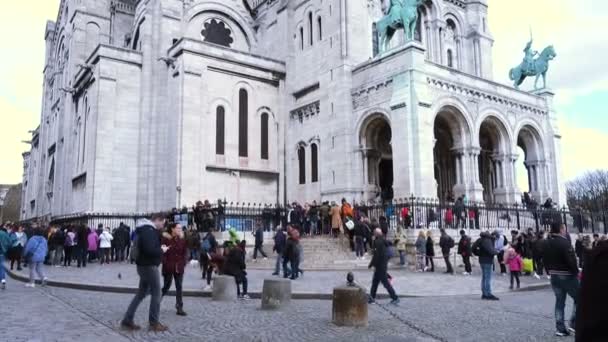 Paris Frankrijk Maart 2018 Veel Mensen Lopen Buurt Van Basiliek — Stockvideo